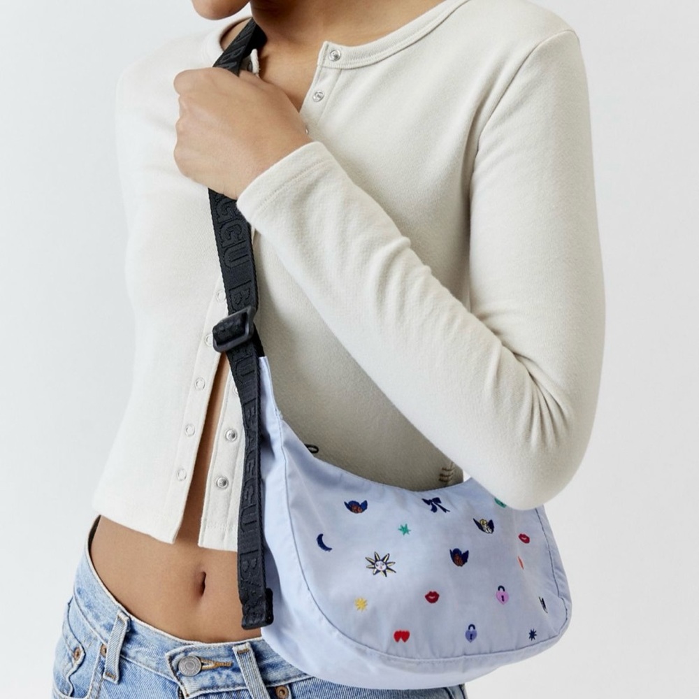 ✨ LAST CHANCE ✨ Baggu *UO Exclusive* Embroidered Small Nylon Crescent Bag